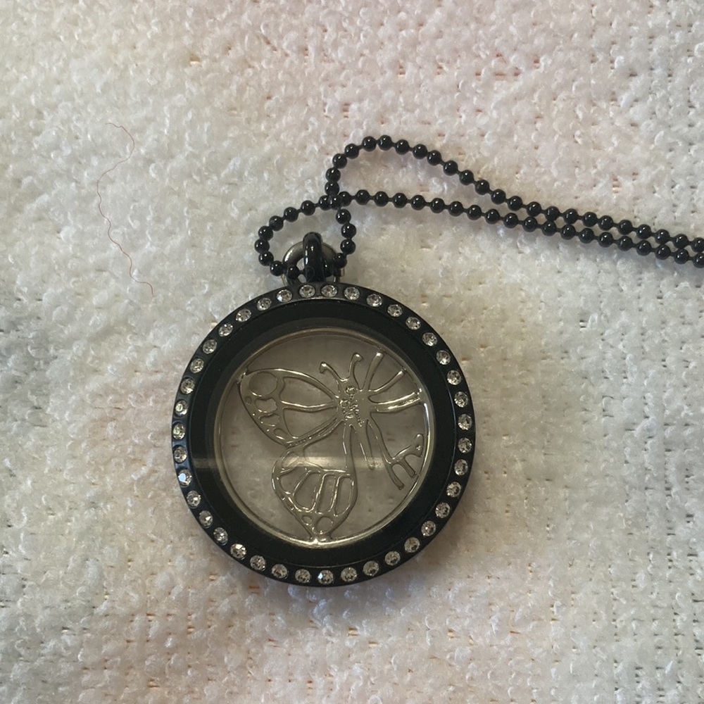 Charms/Plates - Picture 2 of 10